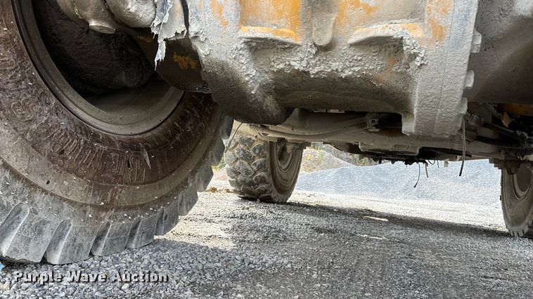 image for item DH8735 2010 Caterpillar 772 haul truck