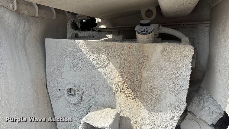 image for item DH8735 2010 Caterpillar 772 haul truck