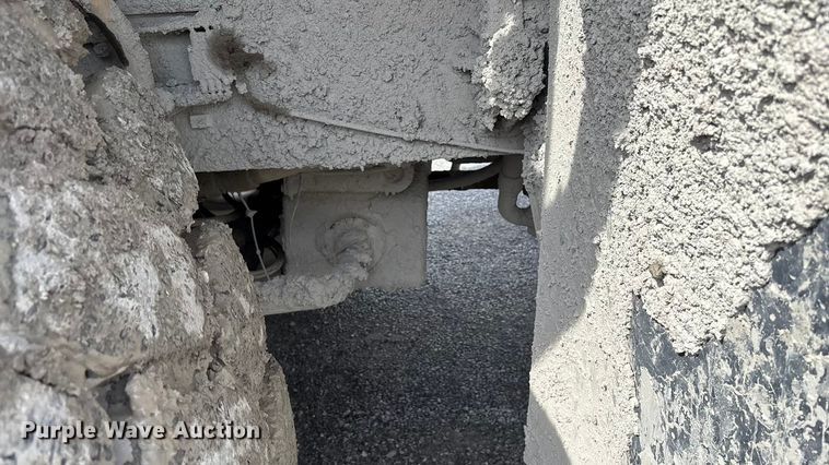 image for item DH8735 2010 Caterpillar 772 haul truck