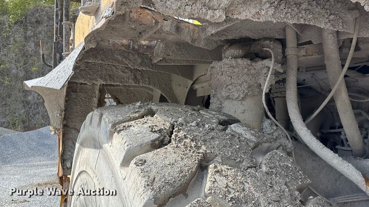 image for item DH8735 2010 Caterpillar 772 haul truck