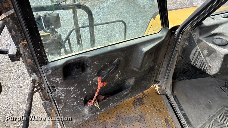 image for item DH8735 2010 Caterpillar 772 haul truck