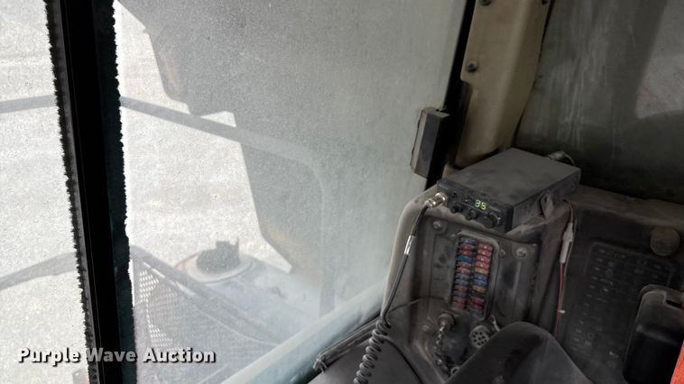 image for item DH8735 2010 Caterpillar 772 haul truck