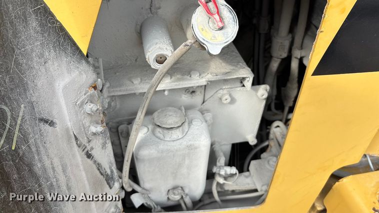 image for item DH8735 2010 Caterpillar 772 haul truck