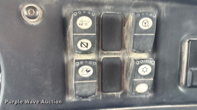 image for item DH8735 2010 Caterpillar 772 haul truck