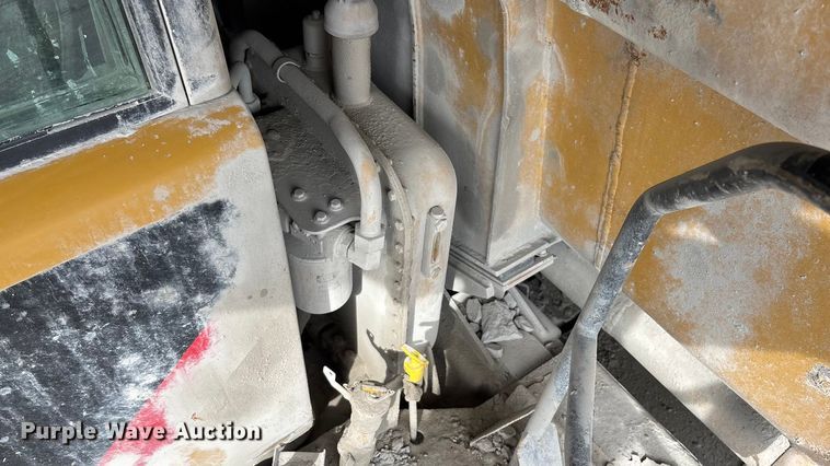 image for item DH8735 2010 Caterpillar 772 haul truck