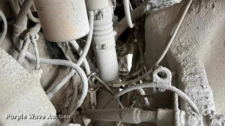 image for item DH8735 2010 Caterpillar 772 haul truck