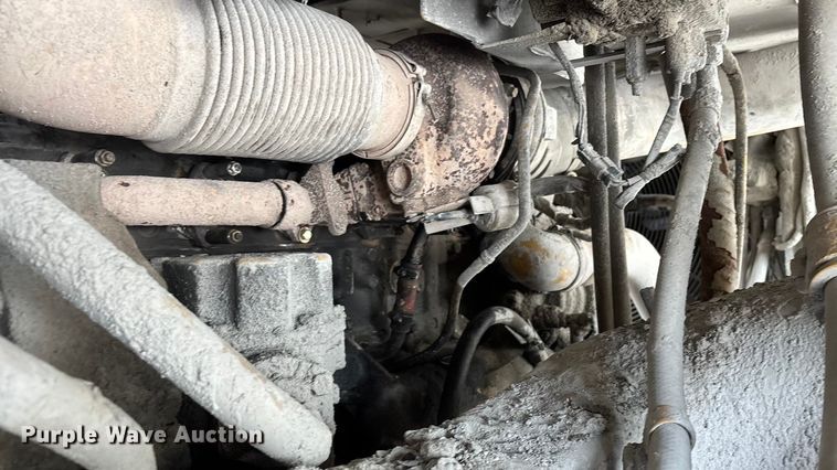 image for item DH8735 2010 Caterpillar 772 haul truck