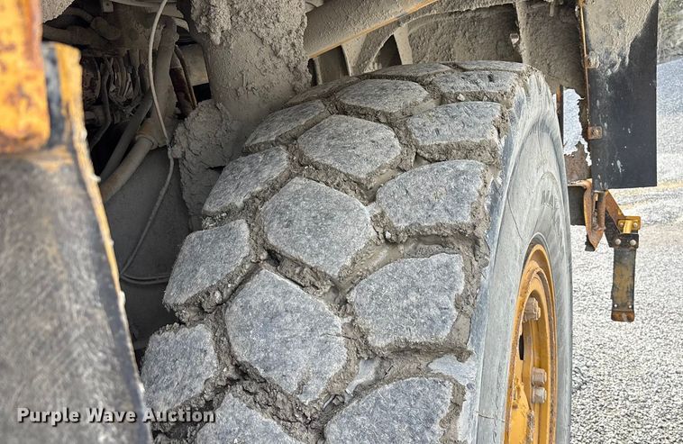 image for item DH8735 2010 Caterpillar 772 haul truck