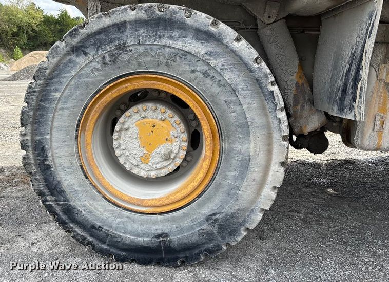 image for item DH8735 2010 Caterpillar 772 haul truck
