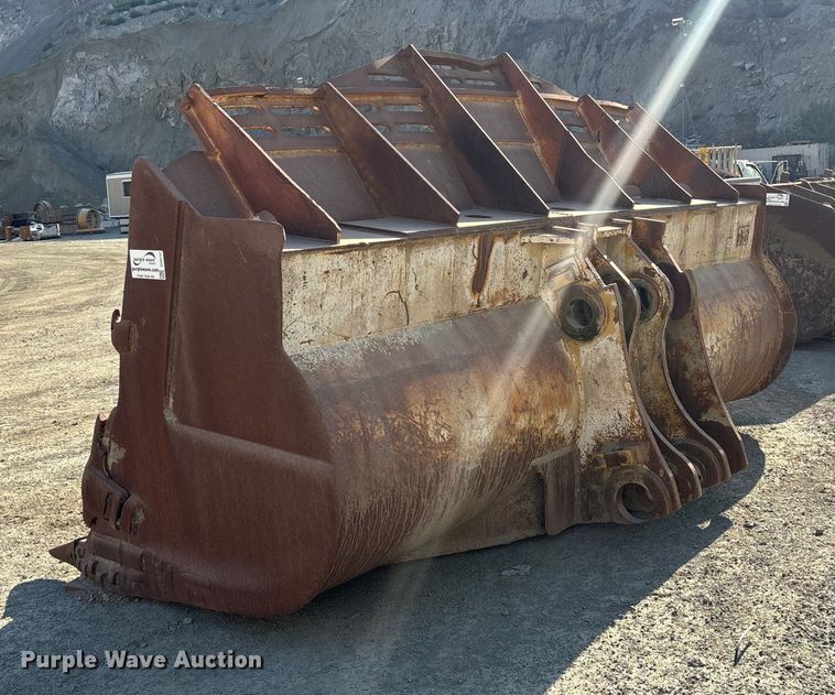 image for item DH8737 Caterpillar 156