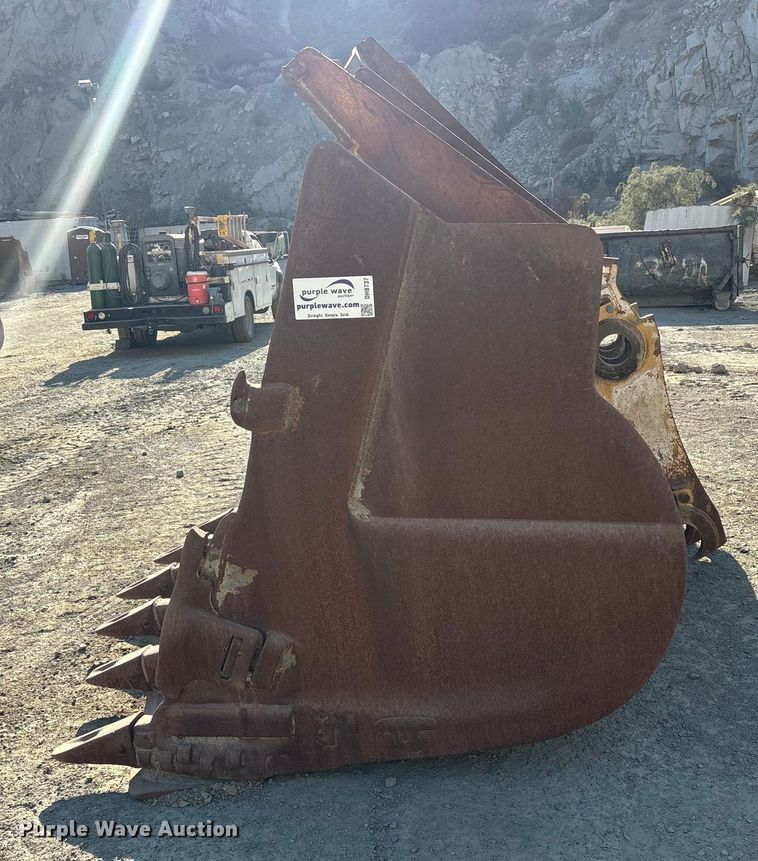 image for item DH8737 Caterpillar 156