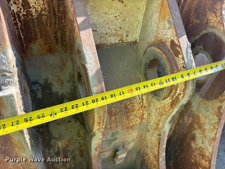 image for item DH8737 Caterpillar 156