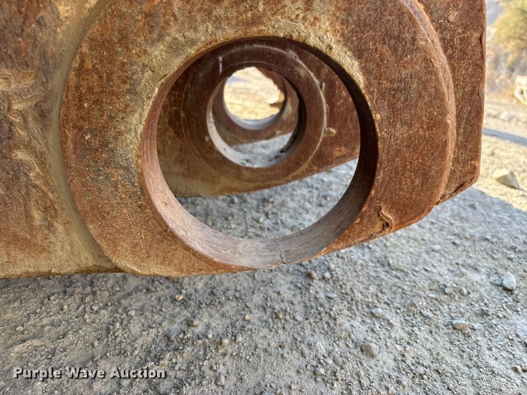 image for item DH8737 Caterpillar 156