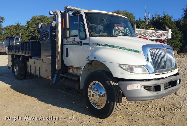 image for item DJ7829 2013 International 4300 crane truck