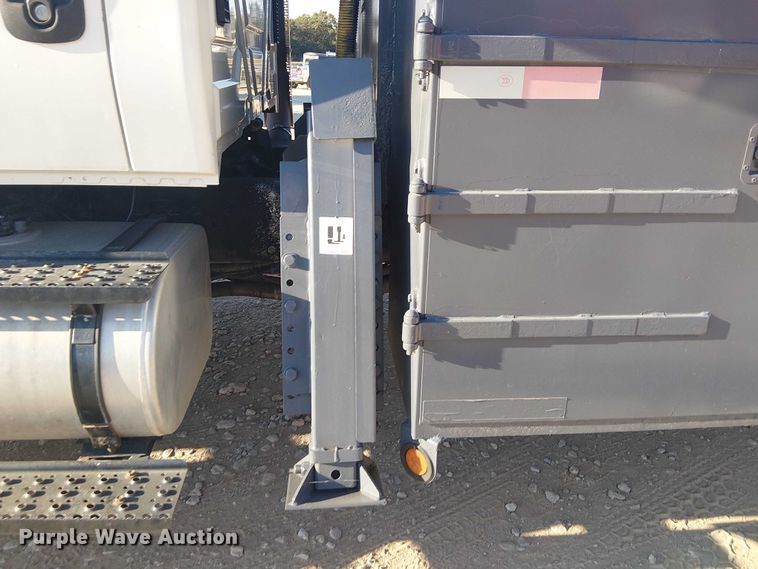 image for item DJ7829 2013 International 4300 crane truck