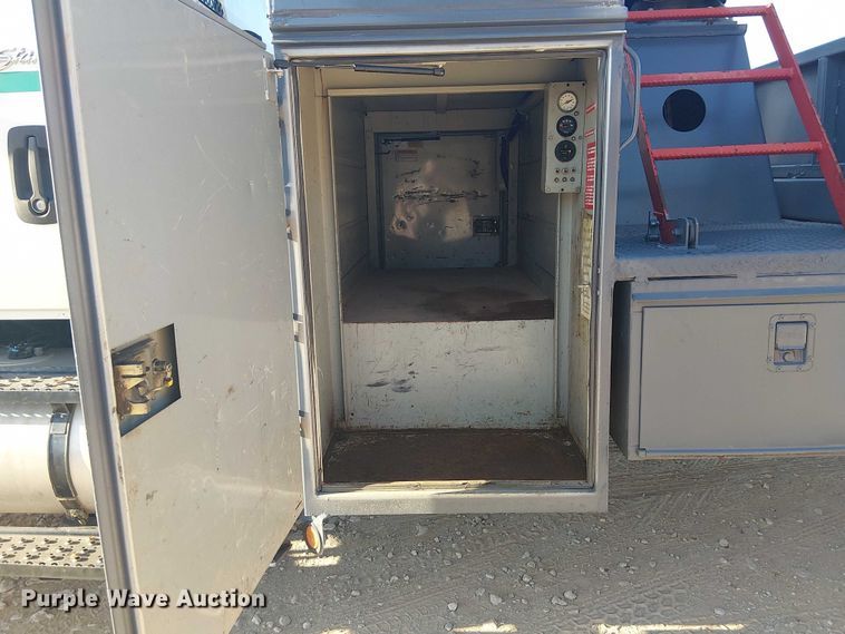 image for item DJ7829 2013 International 4300 crane truck