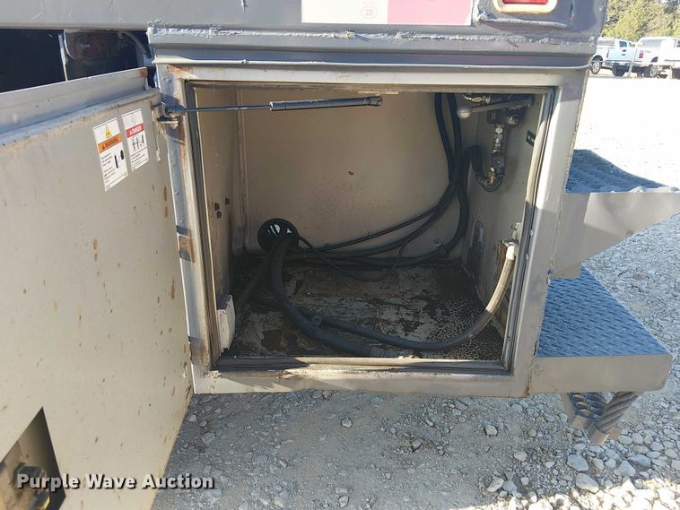 image for item DJ7829 2013 International 4300 crane truck