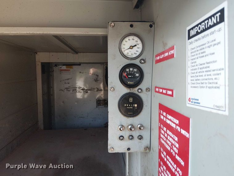 image for item DJ7829 2013 International 4300 crane truck