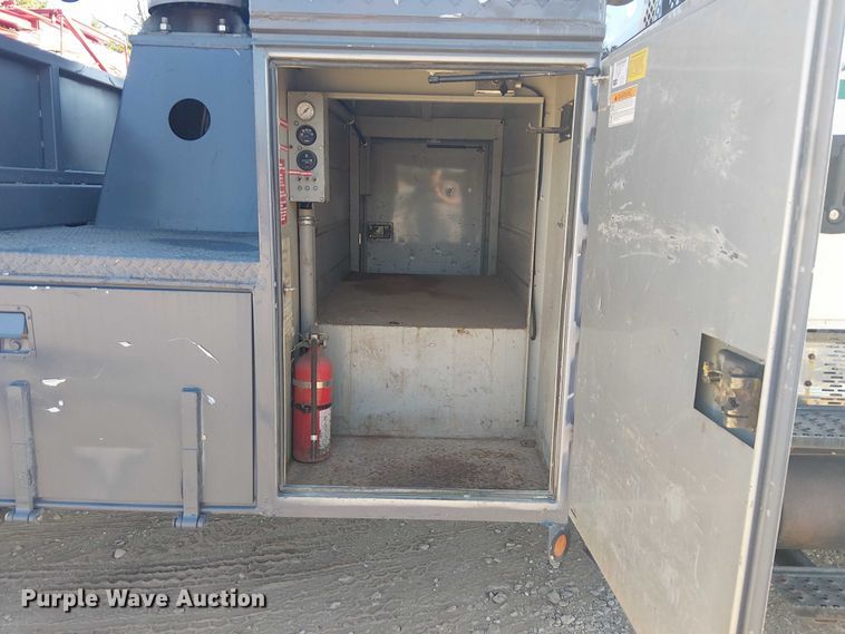 image for item DJ7829 2013 International 4300 crane truck