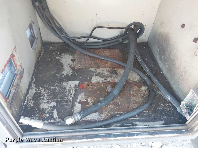 image for item DJ7829 2013 International 4300 crane truck