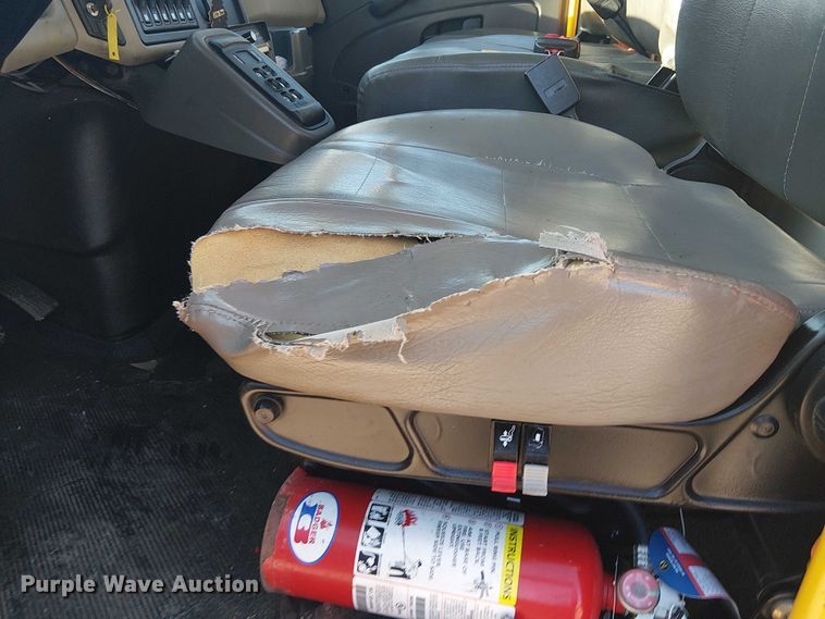 image for item DJ7829 2013 International 4300 crane truck