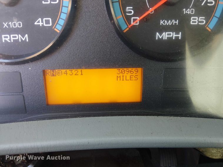 image for item DJ7829 2013 International 4300 crane truck