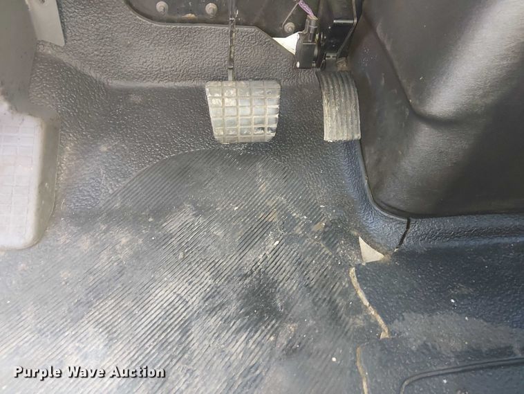 image for item DJ7829 2013 International 4300 crane truck