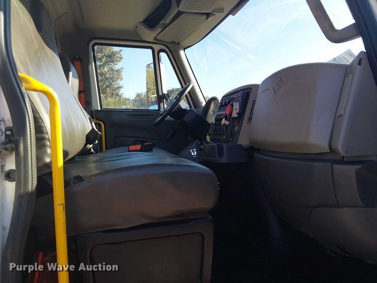 image for item DJ7829 2013 International 4300 crane truck