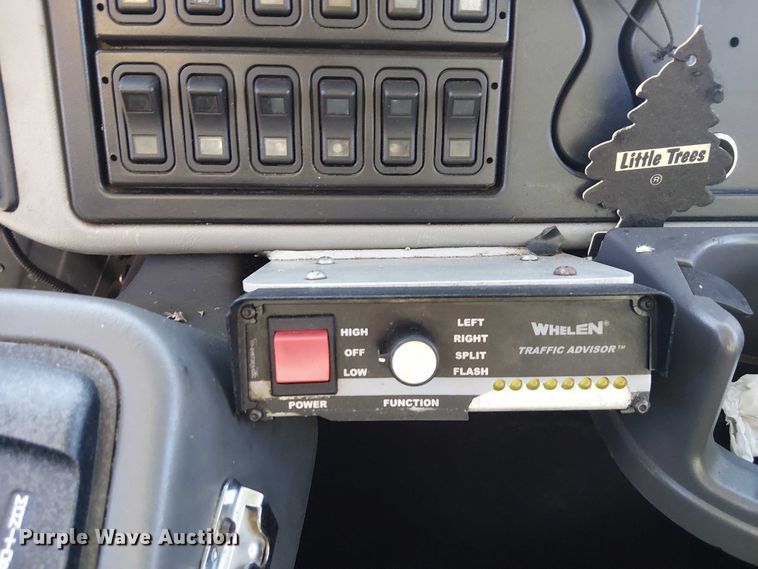 image for item DJ7829 2013 International 4300 crane truck