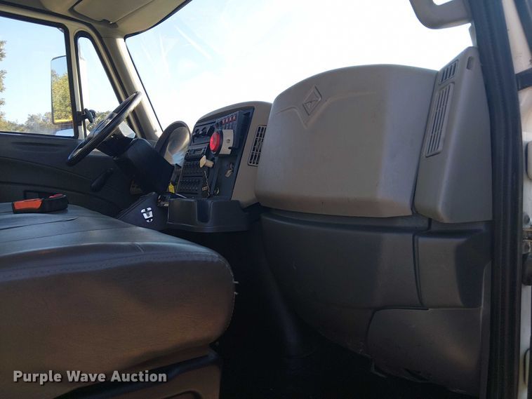 image for item DJ7829 2013 International 4300 crane truck