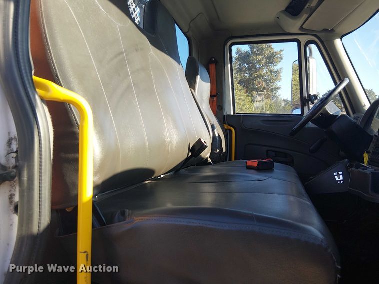 image for item DJ7829 2013 International 4300 crane truck