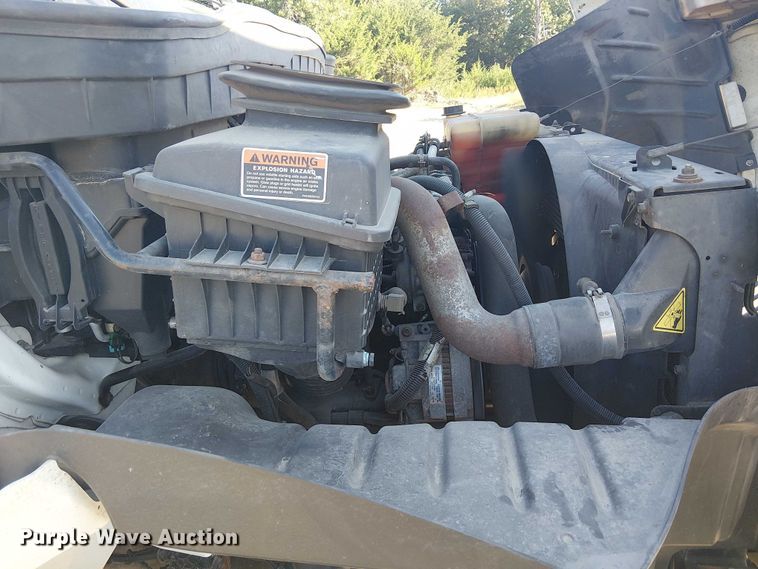 image for item DJ7829 2013 International 4300 crane truck