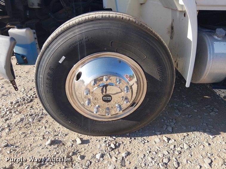 image for item DJ7829 2013 International 4300 crane truck