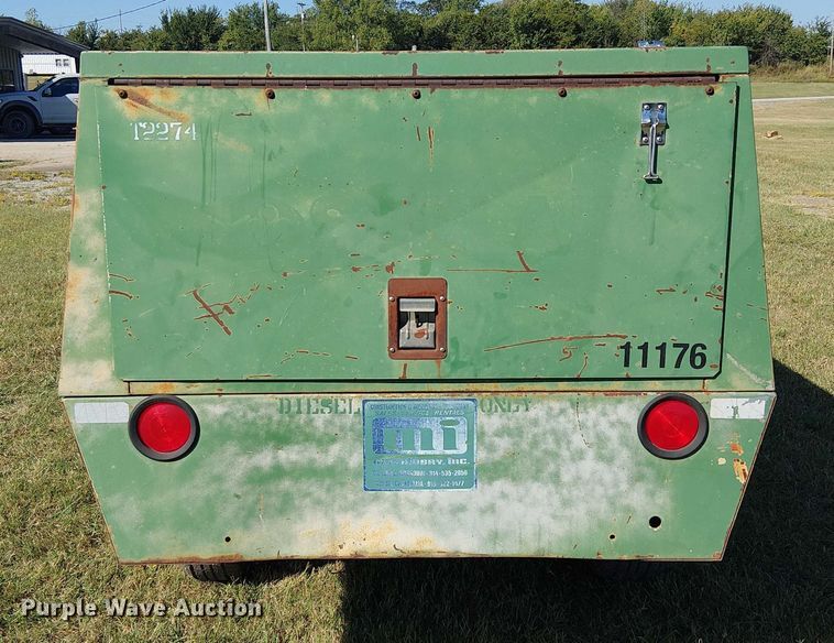 image for item DJ7834 Sullair 185Q air compressor