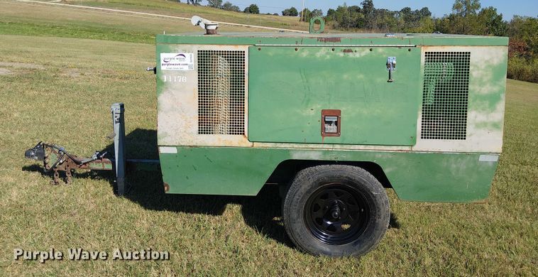 image for item DJ7834 Sullair 185Q air compressor