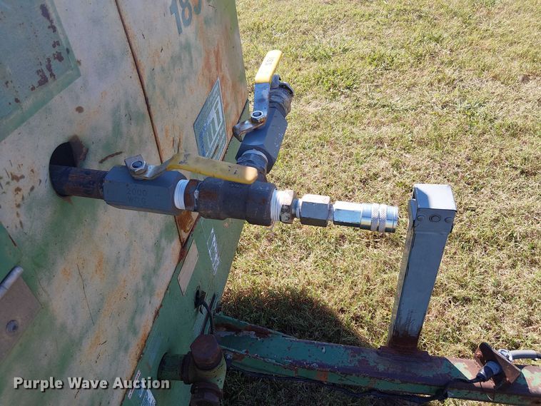 image for item DJ7834 Sullair 185Q air compressor