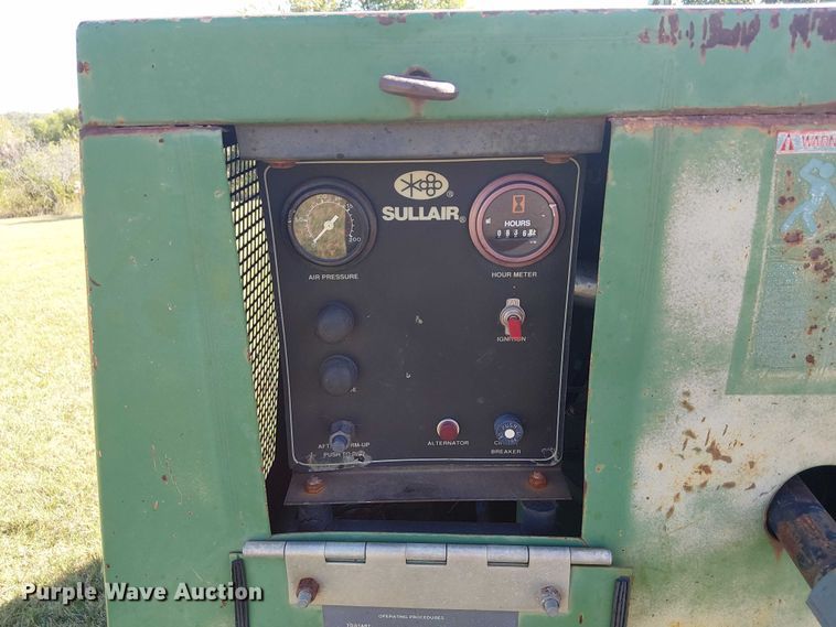 image for item DJ7834 Sullair 185Q air compressor