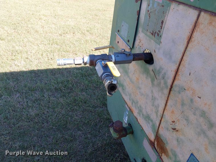 image for item DJ7834 Sullair 185Q air compressor