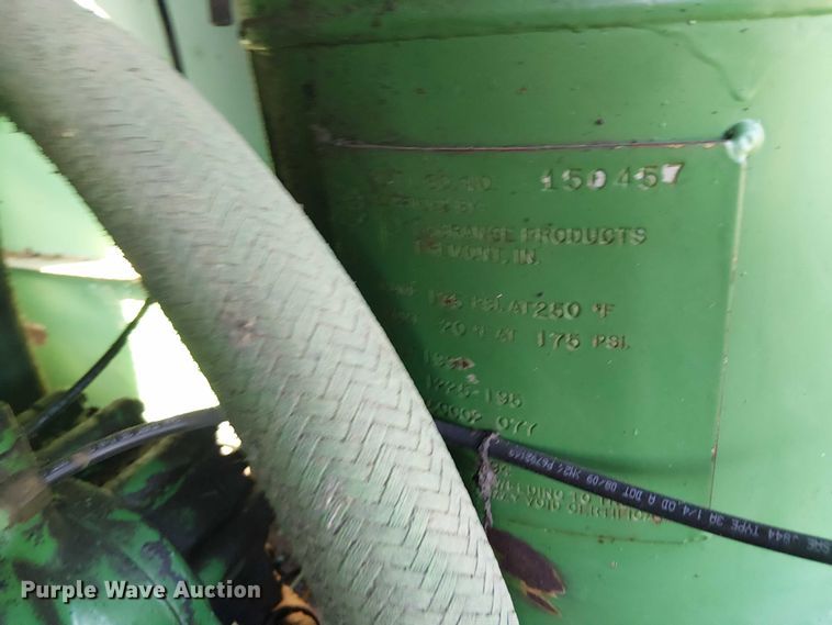 image for item DJ7834 Sullair 185Q air compressor