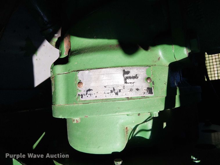 image for item DJ7834 Sullair 185Q air compressor