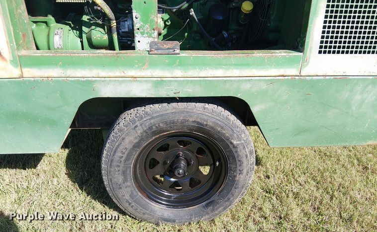 image for item DJ7834 Sullair 185Q air compressor