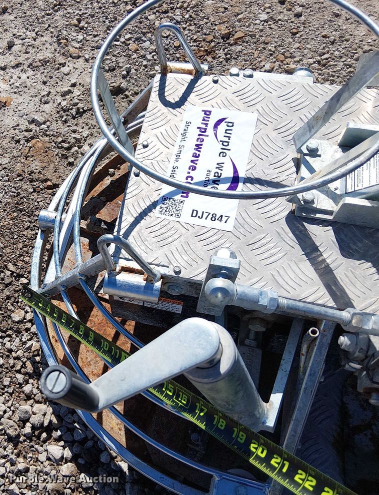 image for item DJ7847 LowRider power trowel