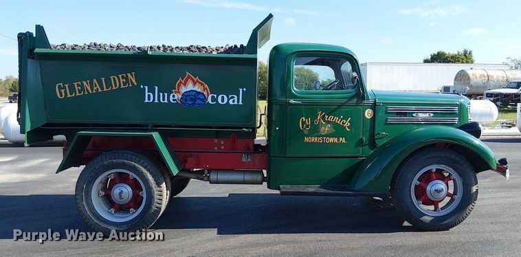 image for item DJ7858 1938 Mack EE dump truck