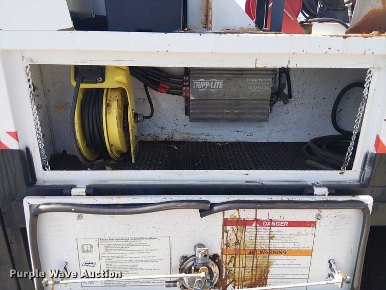 image for item DJ7863 2013 Ford F550 Super Duty utility / service truck