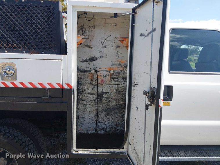 image for item DJ7863 2013 Ford F550 Super Duty utility / service truck