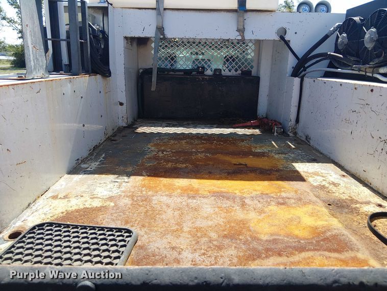 image for item DJ7863 2013 Ford F550 Super Duty utility / service truck