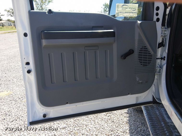 image for item DJ7863 2013 Ford F550 Super Duty utility / service truck