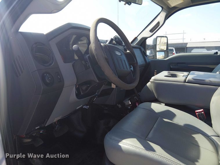 image for item DJ7863 2013 Ford F550 Super Duty utility / service truck