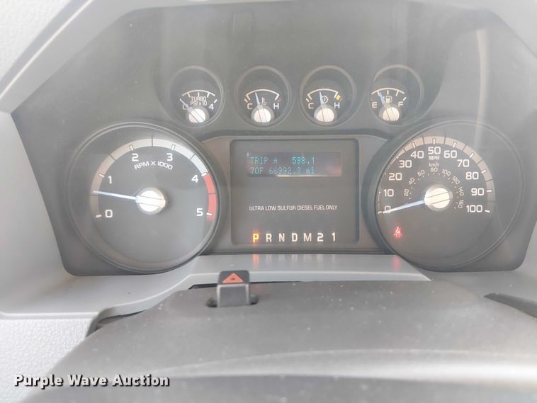 image for item DJ7863 2013 Ford F550 Super Duty utility / service truck