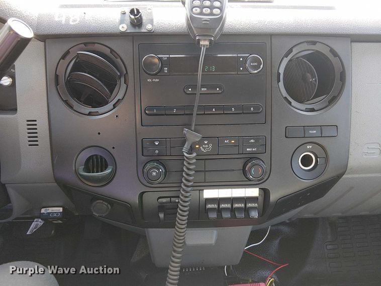 image for item DJ7863 2013 Ford F550 Super Duty utility / service truck